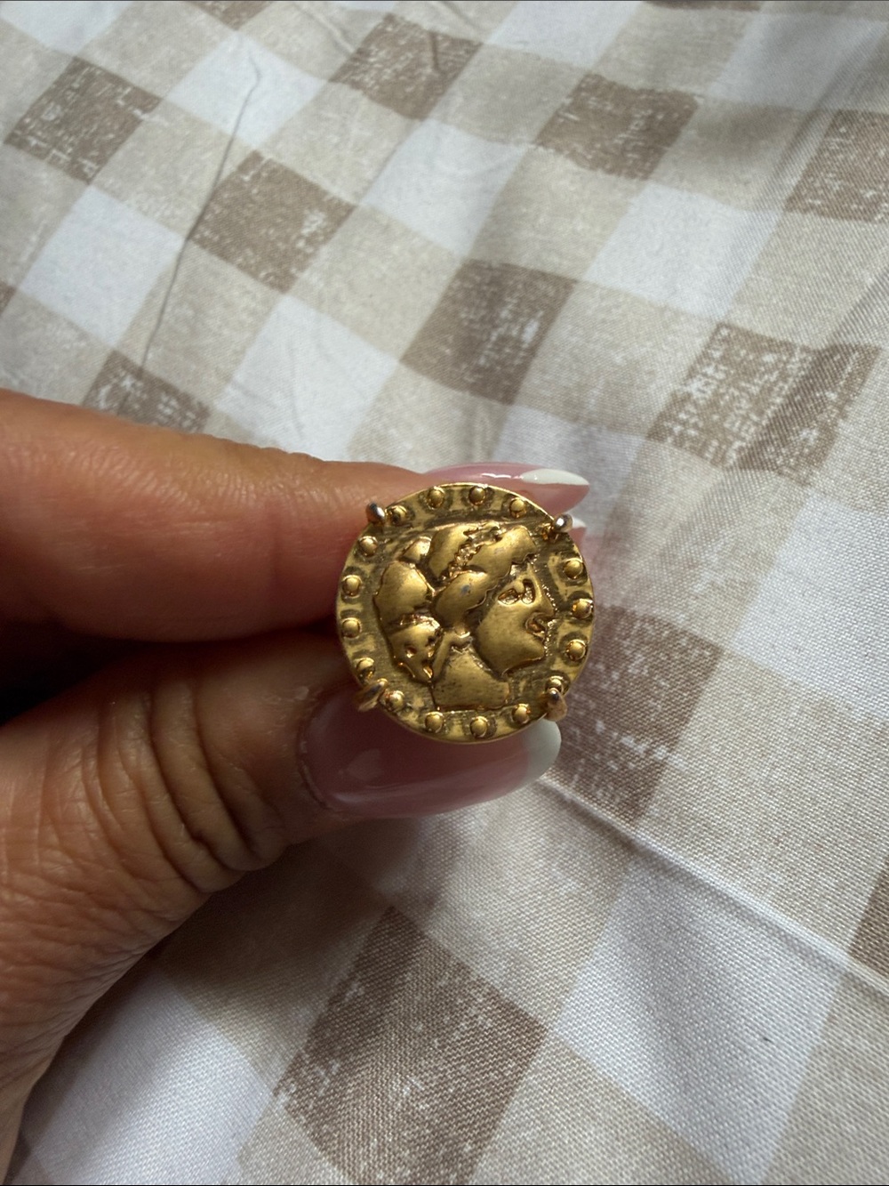 Gold Coin-Style Women's Ring - Unbranded